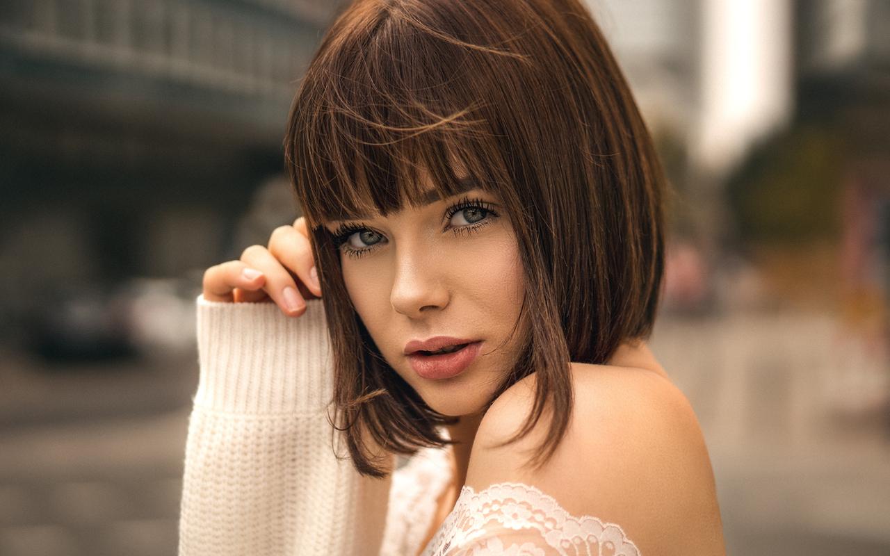 Summer pose on the sunshine bright